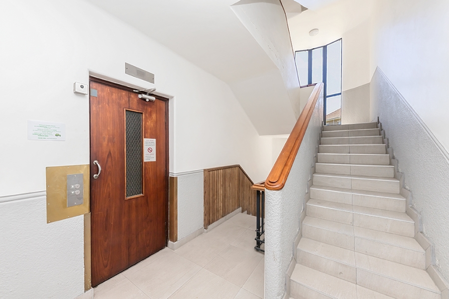 1 Bedroom Property for Sale in Rondebosch Western Cape
